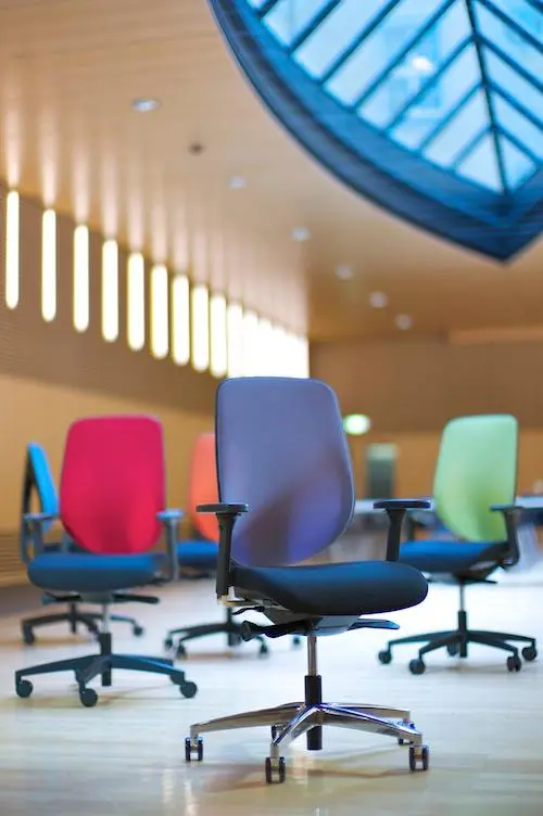 Fauteuils pour bureaux, salles de réunion, accueil, spécifiques handicap, durée d’assise longue…